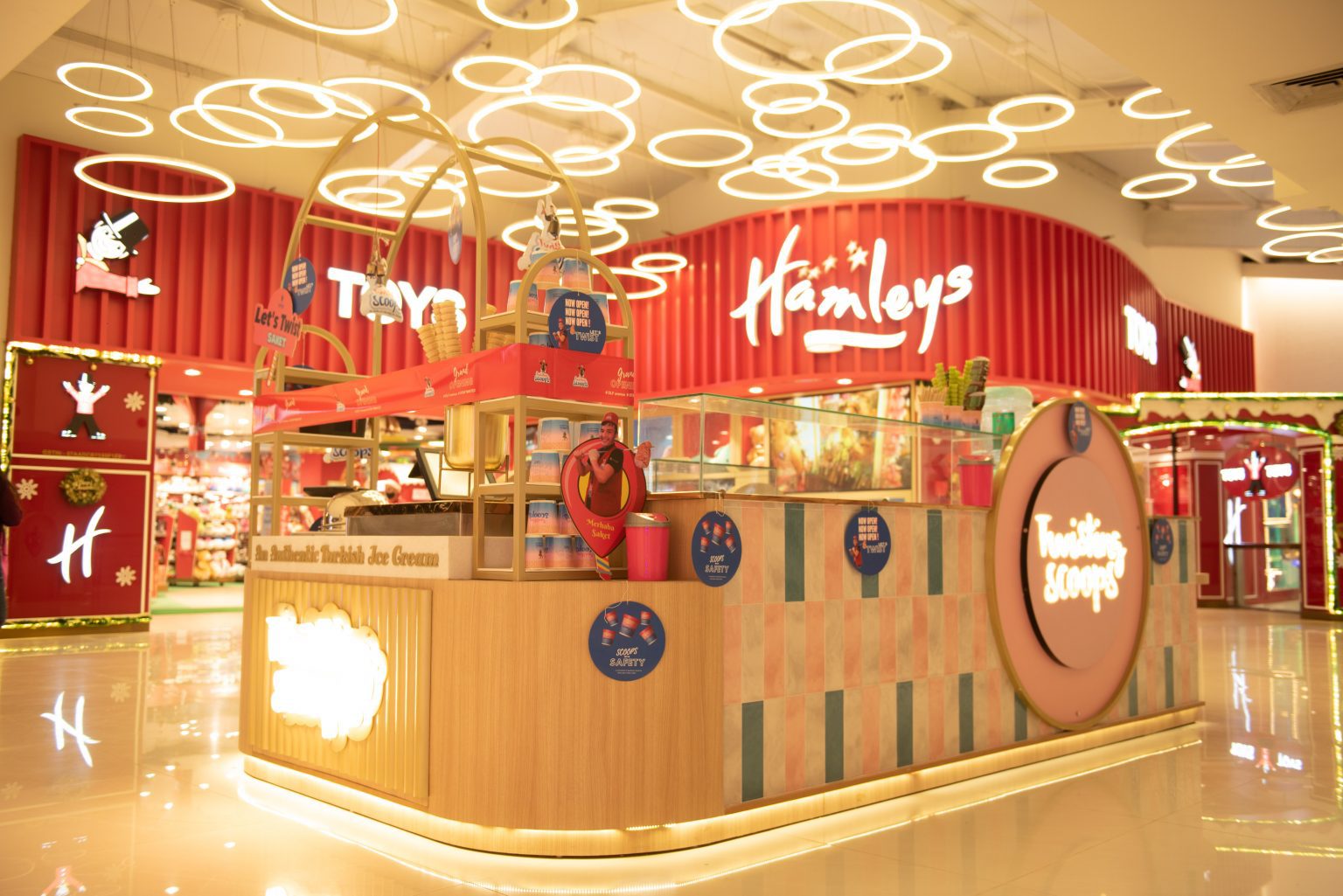 Our Location Twisting Scoops